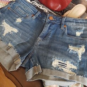 NEW! BLANK NYC roll up distressed jean shorts, Multiple Size